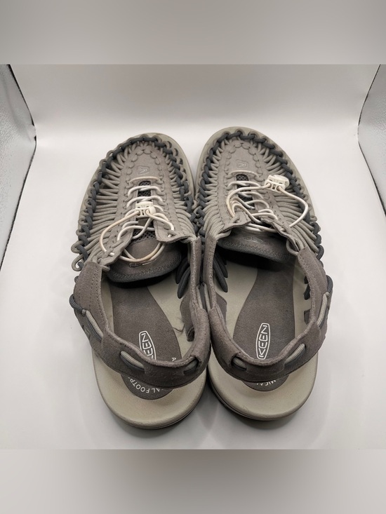 KEEN UNEEK Men’s Size 12 Classic 2 Cord Sneakers Grey/Drizzle 1027434 EUC main image 1